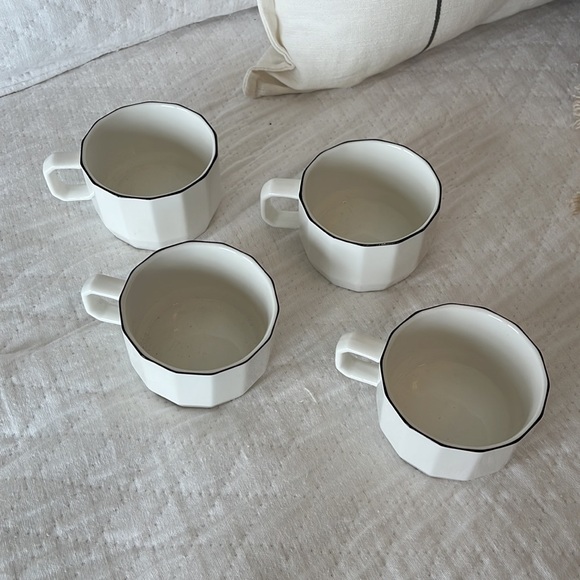 Scandinavian style coffee mugs - Picture 3 of 3